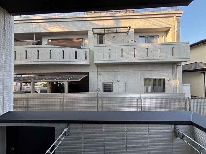 物件内観写真20　(室内からの展望)