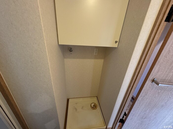 物件内観写真14　(洗濯機置場)