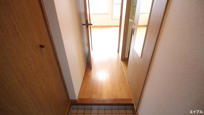 物件内観写真14　(玄関)