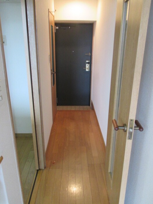 物件内観写真16　(廊下)