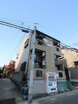 レディバック西新外観写真