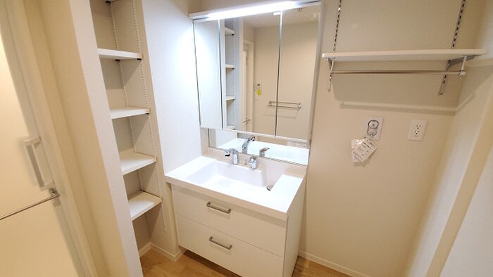 物件内観写真14　(洗面)