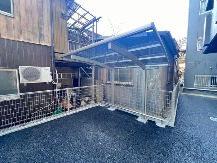 物件外観写真6　(駐輪場)