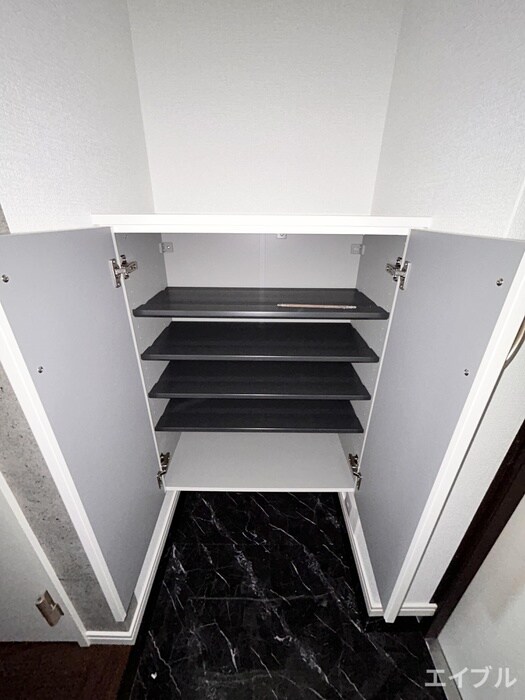 物件内観写真15　(靴箱)