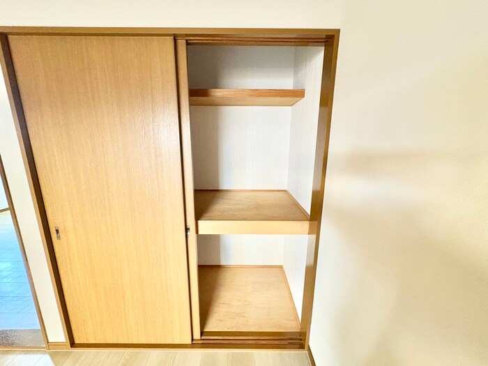 物件内観写真12　(収納)