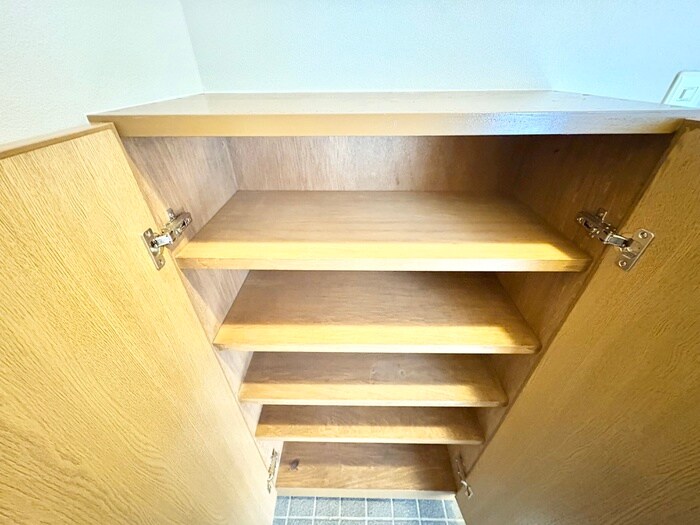 物件内観写真15　(靴箱)