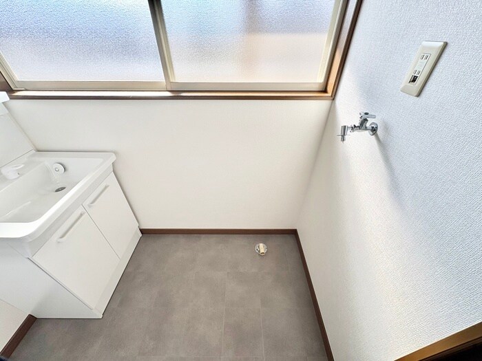 物件内観写真17　(洗濯機置場)