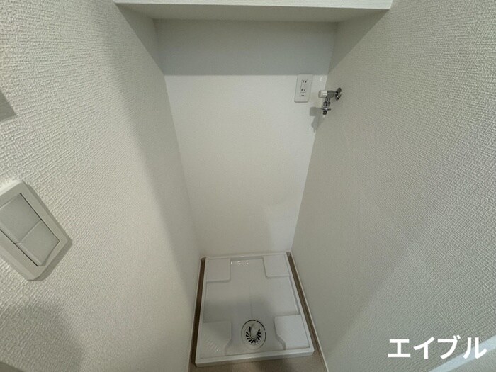 物件内観写真10　(洗濯機置場)