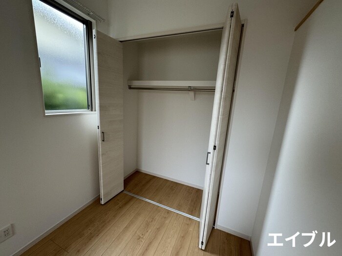 物件内観写真12　(収納)