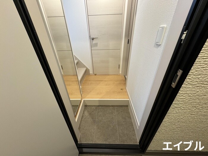 物件内観写真14　(玄関)