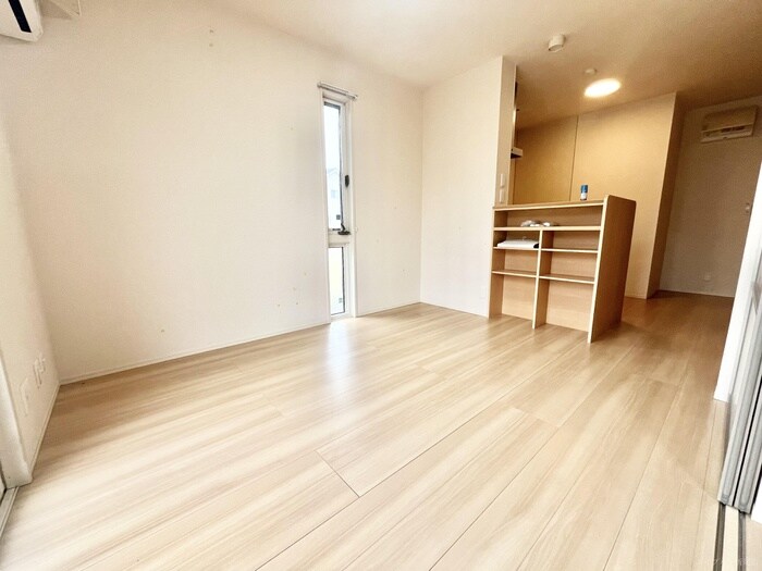 物件内観写真2　(居室)