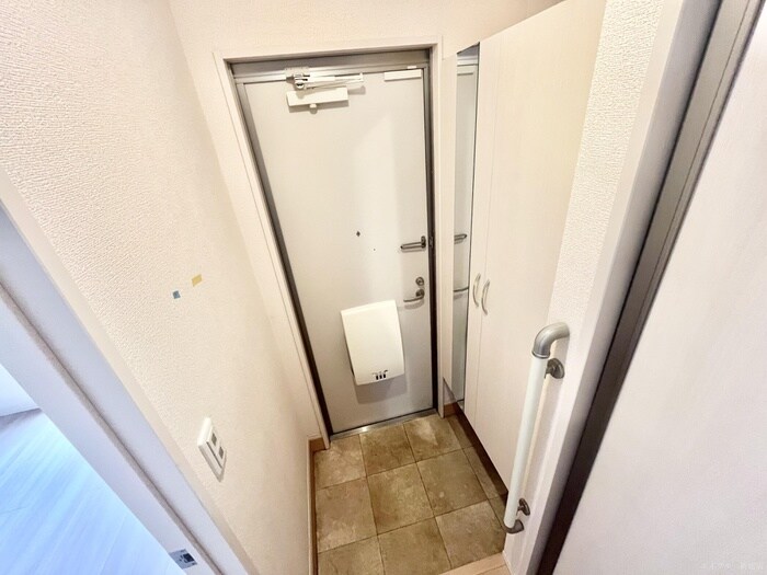 物件内観写真7　(玄関)