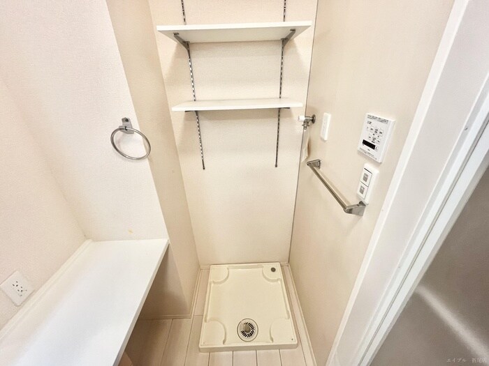 物件内観写真11　(洗濯機置場)