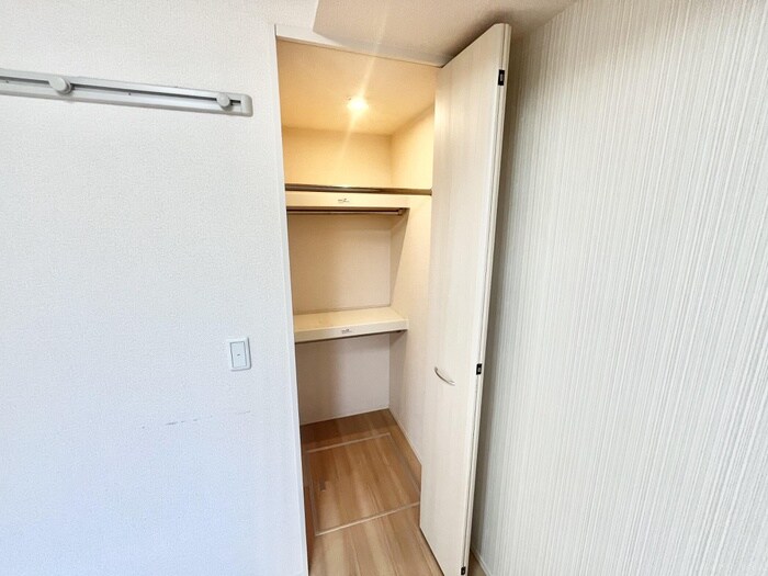 物件内観写真12　(収納)