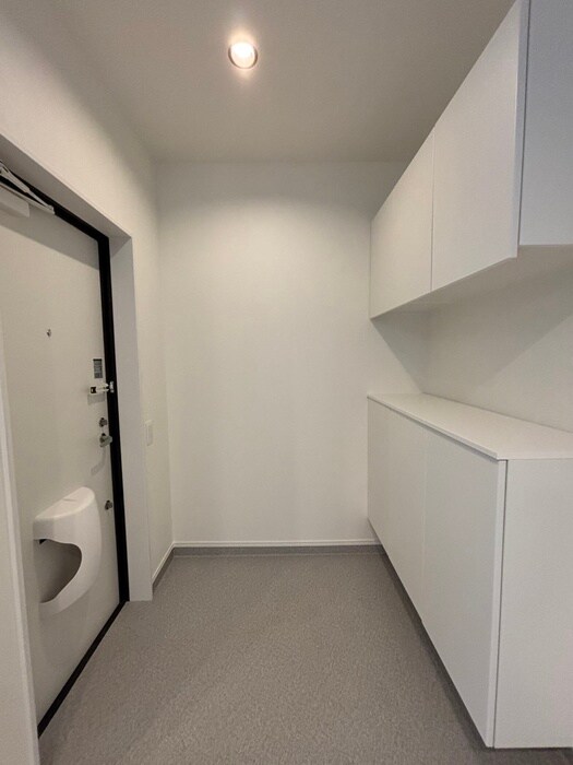 物件内観写真12　(玄関)