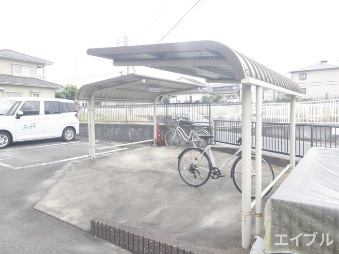 物件外観写真4　(駐輪場)