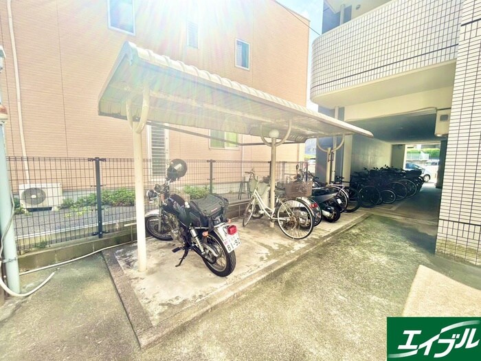 物件外観写真5　(駐輪場)
