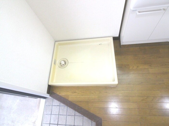 物件内観写真12　(洗濯機置場)