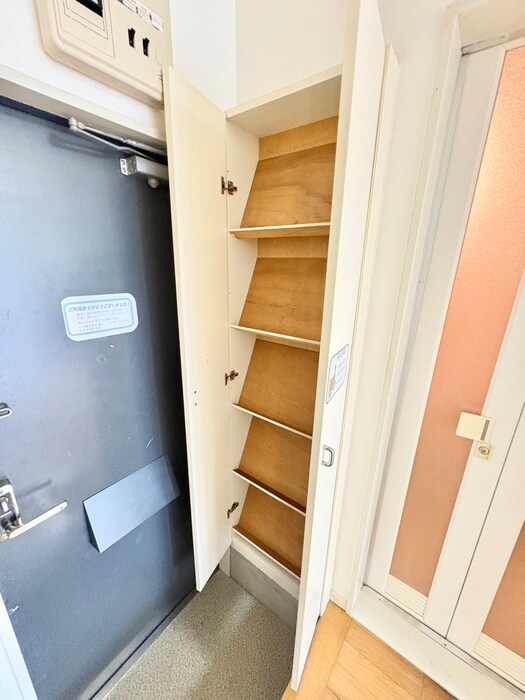 物件内観写真18　(靴箱)