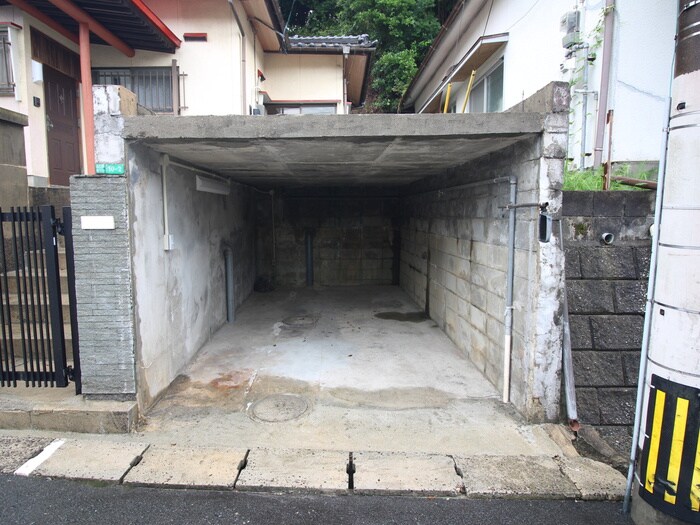 物件外観写真4　(駐車場)