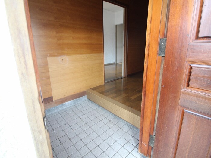 物件内観写真17　(玄関)