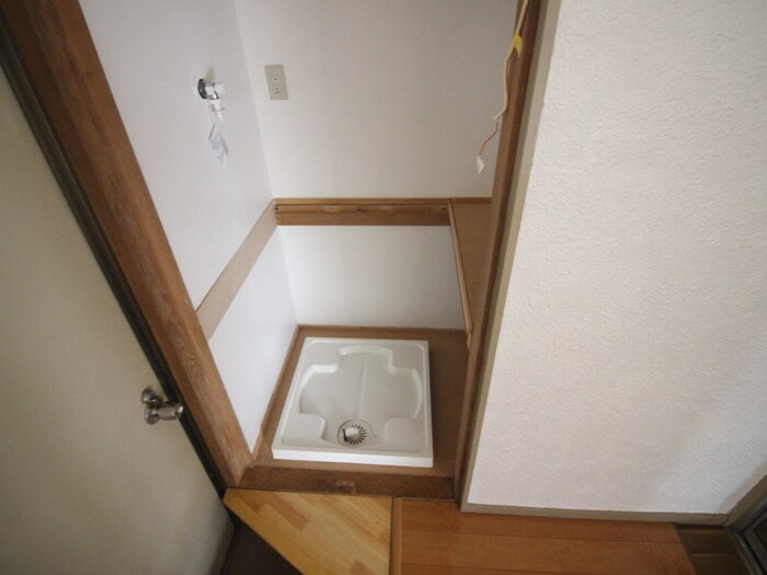 物件内観写真19　(洗濯機置場)