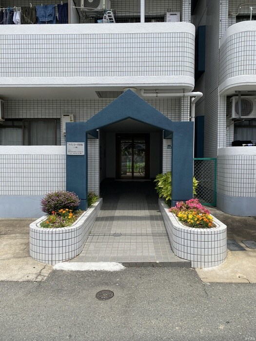 物件外観写真4　(エントランス部分)