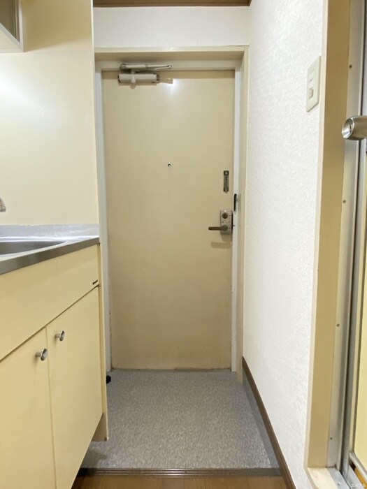 物件内観写真15　(玄関)