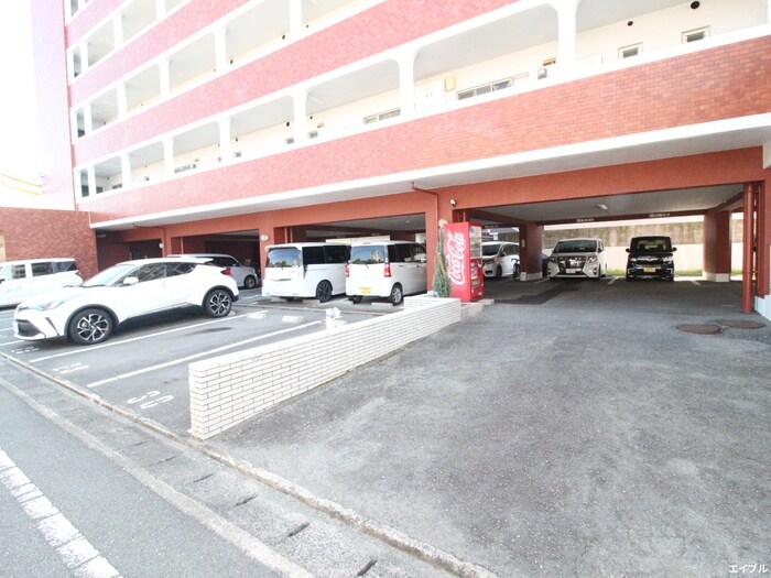 物件外観写真4　(駐車場)