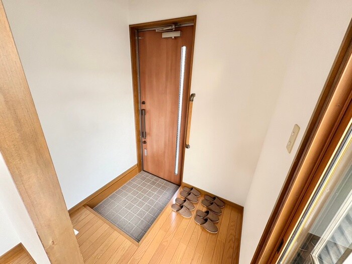 物件内観写真15　(玄関)
