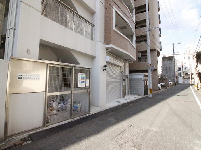 物件外観写真5　(エントランス部分)