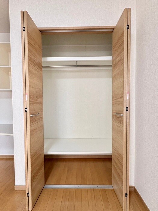 物件内観写真12　(収納)