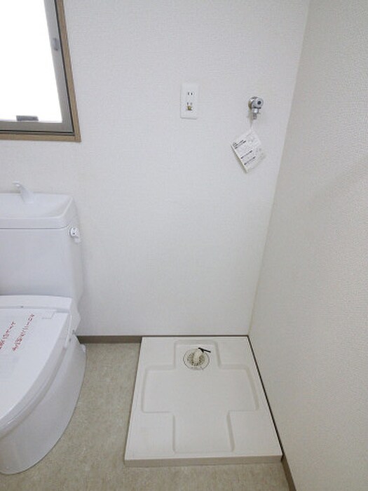 物件内観写真15　(洗濯機置場)