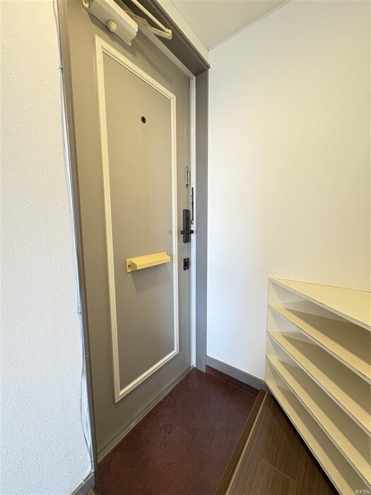 物件内観写真14　(玄関)