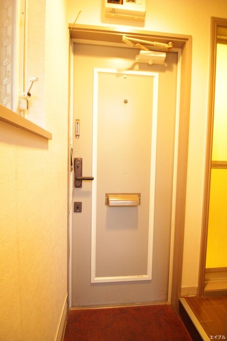 物件内観写真14　(玄関)