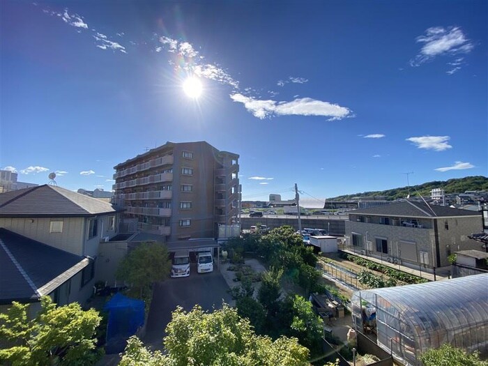 物件内観写真18　(室内からの展望)