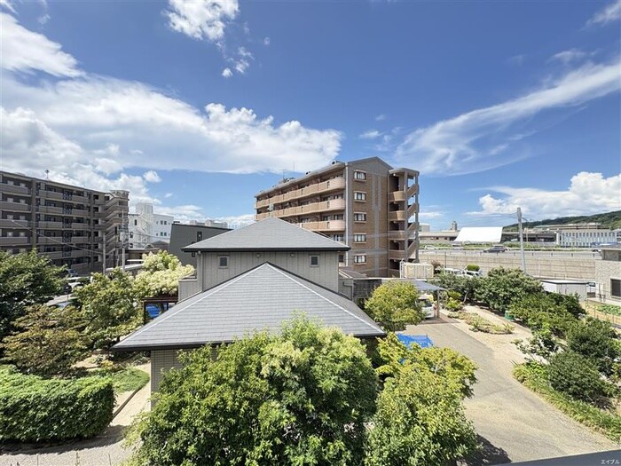 物件内観写真22　(室内からの展望)