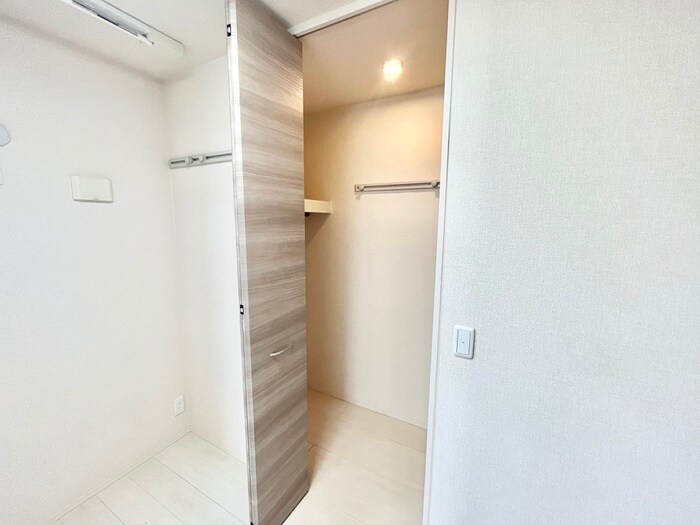 物件内観写真10　(収納)