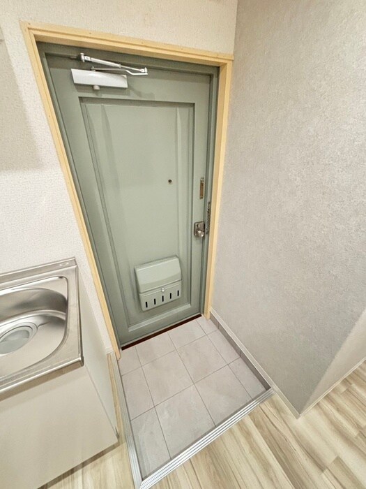 物件内観写真10　(玄関)