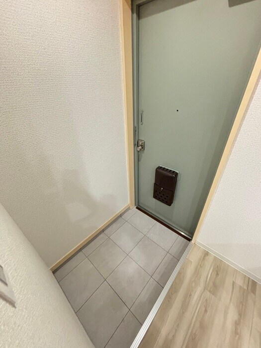 物件内観写真11　(玄関)