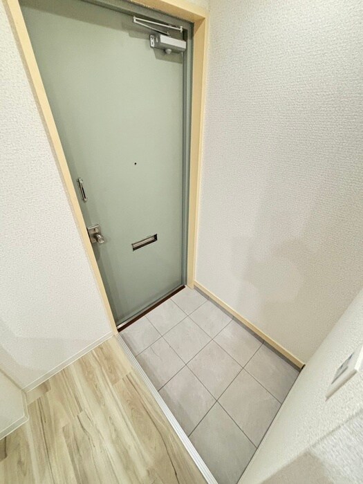 物件内観写真11　(玄関)