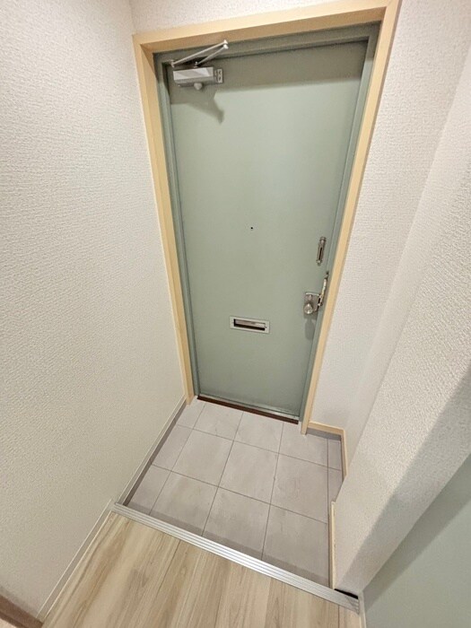 物件内観写真11　(玄関)