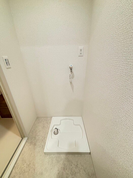 物件内観写真12　(洗濯機置場)