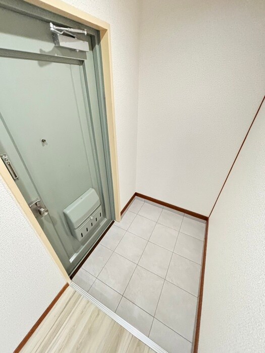 物件内観写真13　(玄関)