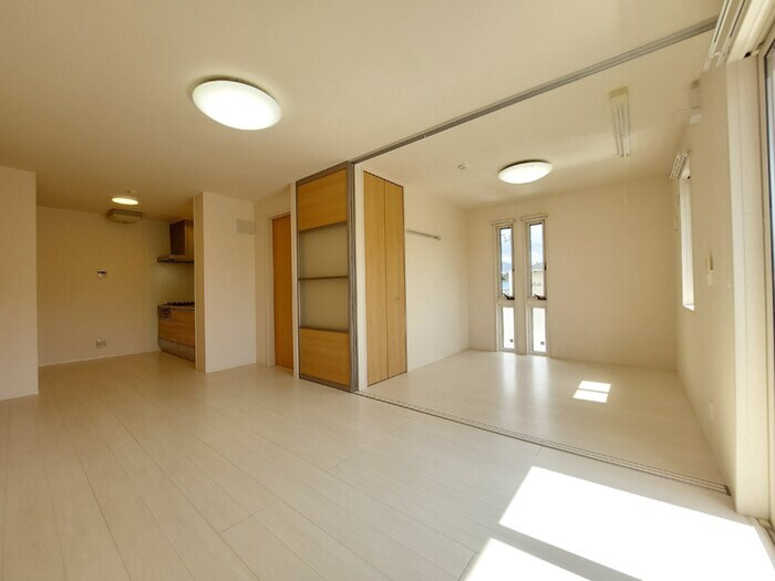 物件内観写真2　(居室)