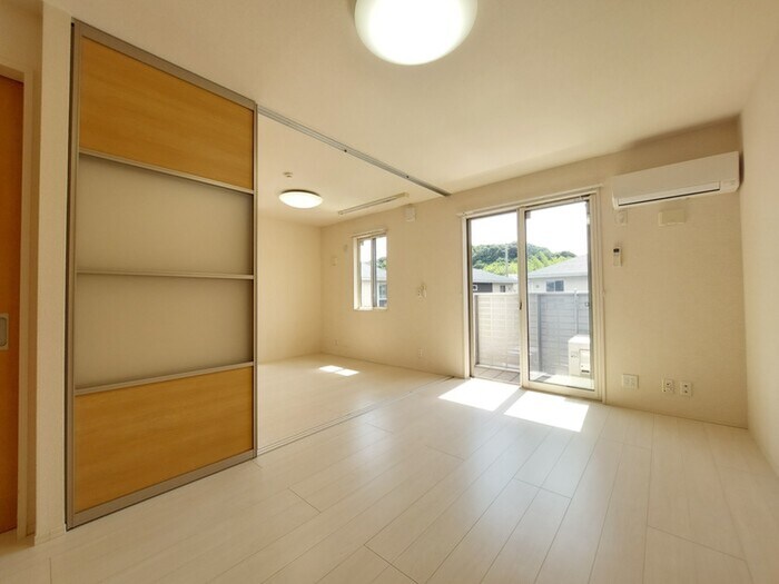 物件内観写真3　(居室)