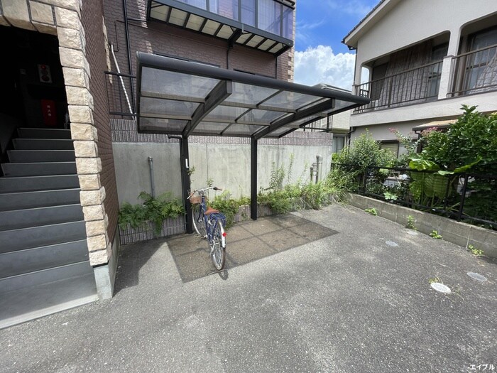物件外観写真3　(駐輪場)