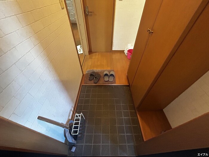 物件内観写真12　(玄関)