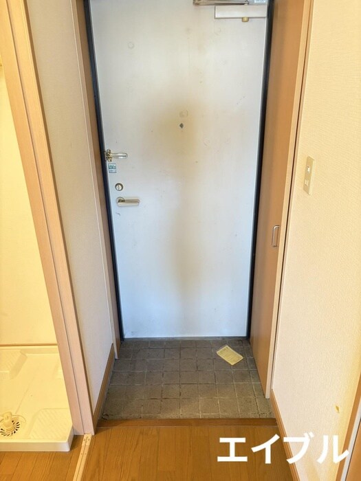 物件内観写真13　(玄関)