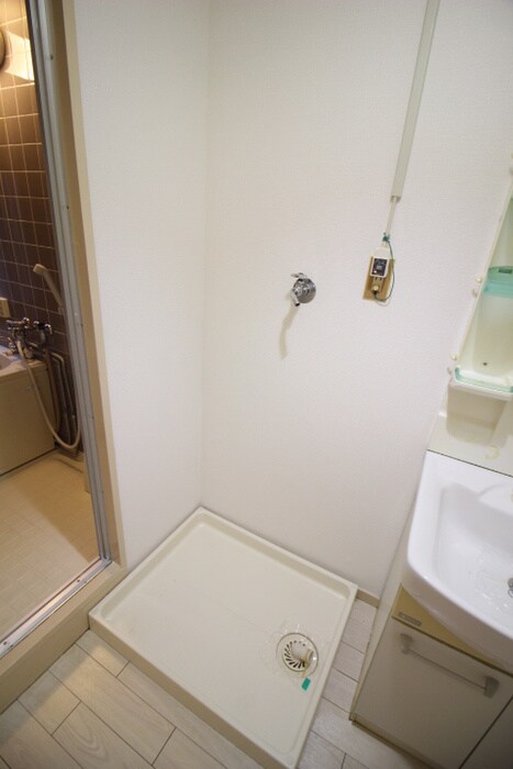 物件内観写真12　(洗濯機置場)